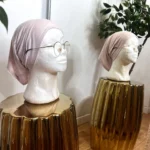 Bonnet sous hijab lunette rose poudré