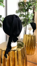 Visuel bonnet satiné noir