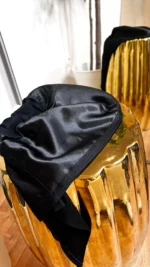 Visuel bonnet satiné noir