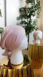 Visuel bonnet satiné rose clair
