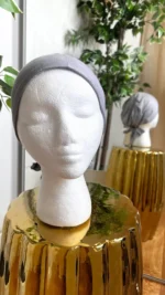 Visuel bonnet satiné gris