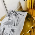 Visuel bonnet satiné gris