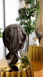 Visuel Bonnet Satiné taupe foncé