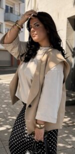 BLAZER SANS MANCHES BEIGE – Image 2