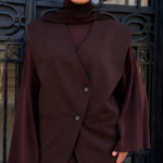 BLAZER SANS MANCHES MARRON