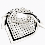 Carré de soie imprimé à pois – Blanc