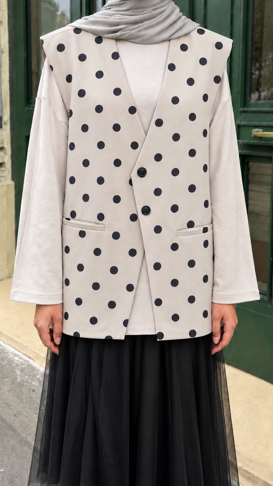 60db1e61-2ea2-4132-8381-67dfa53d336f-3 BLAZER SANS MANCHES POIS TAUPE – Image 1