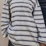 LE POLO À RAYURES GRIS