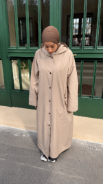 IMPERMÉABLE À CAPUCHE BEIGE – Image 2
