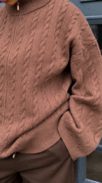 PULL MAILLE ZIP MARRON – Image 2